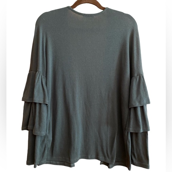 Everly Lightweight Charcoal Grey Open Cardigan with Ruffled Sleeves Size Medium - Picture 4 of 8